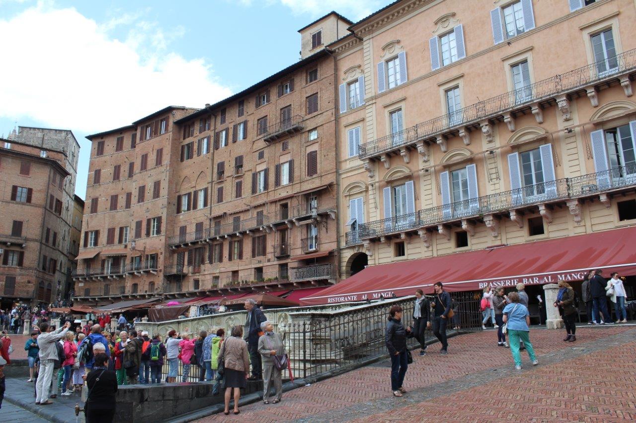 2016-05-23 Siena - Piazza del Campo 05