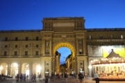 2016-05-26 Florence - Piazza Della Republica 01