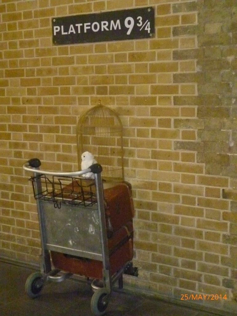 Platform 9 3/4 at King&#039;s Cross Station