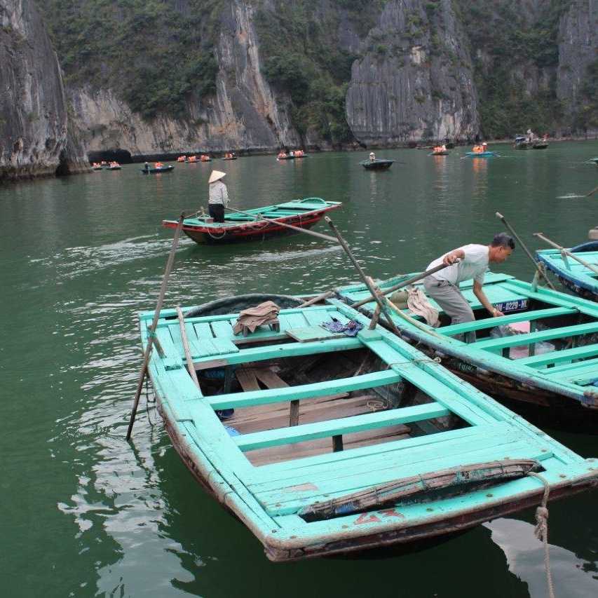 2015-04-17 Ha Long Bay - Fishing Village 08